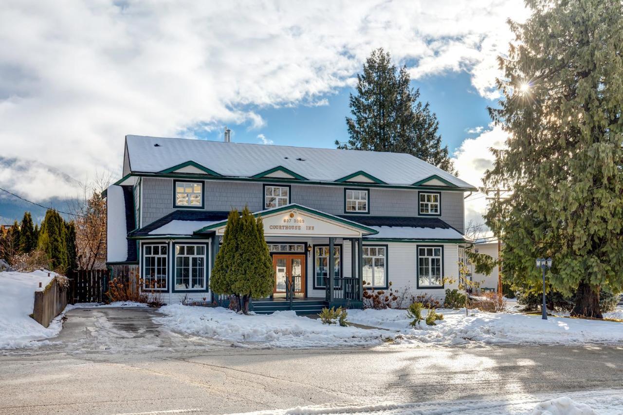 Courthouse Inn Revelstoke Dış mekan fotoğraf