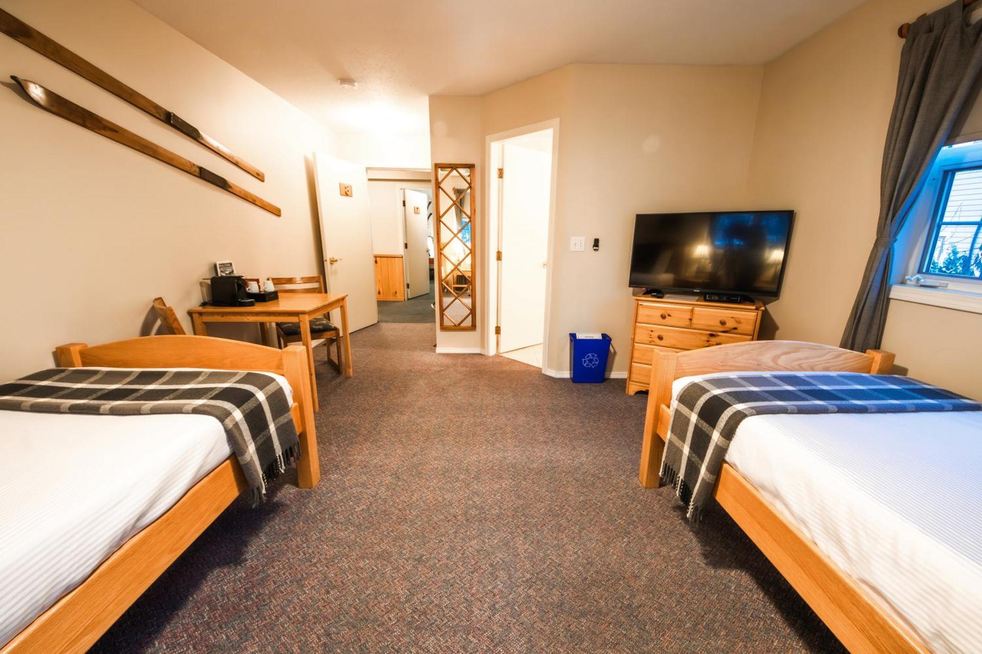 Courthouse Inn Revelstoke Dış mekan fotoğraf